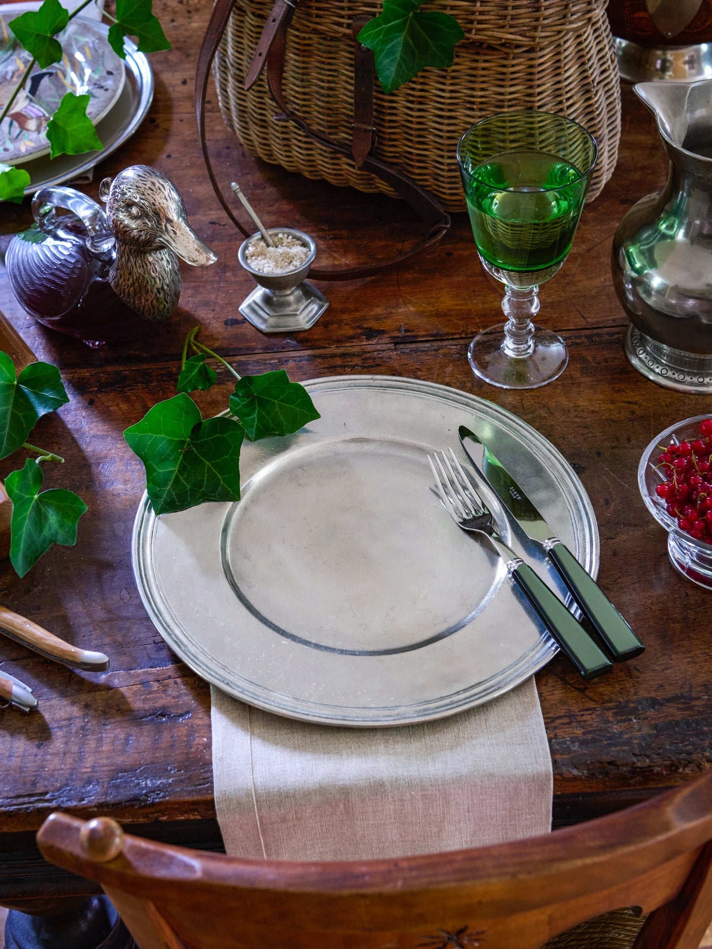 MATCH Pewter Convivio Charger Weston Table