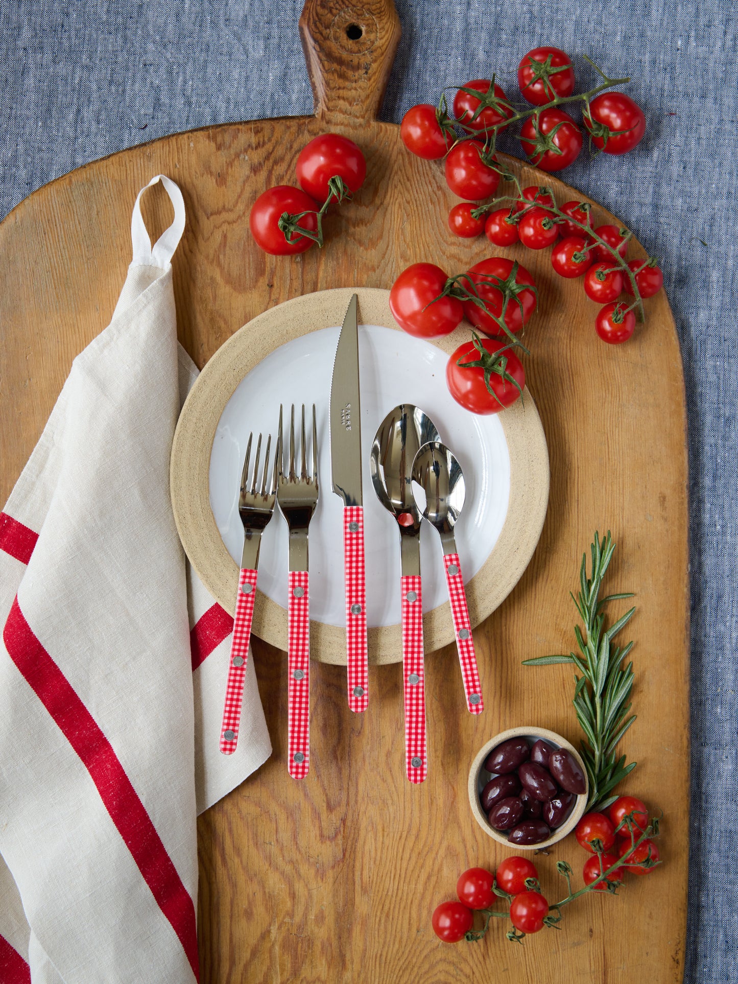 Sabre Paris Bistro Red Gingham 5 Piece Place Setting Weston Table