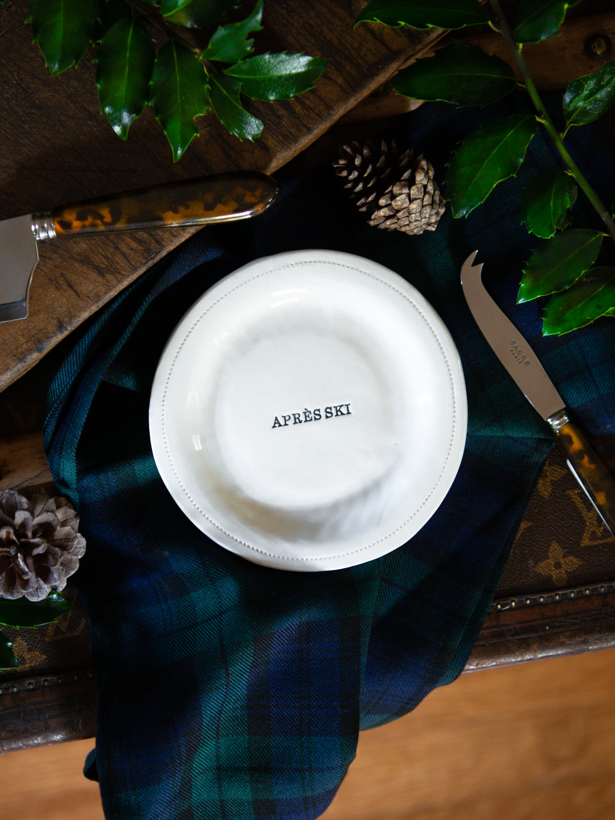 WT Après Ski Canapé Plate Weston Table