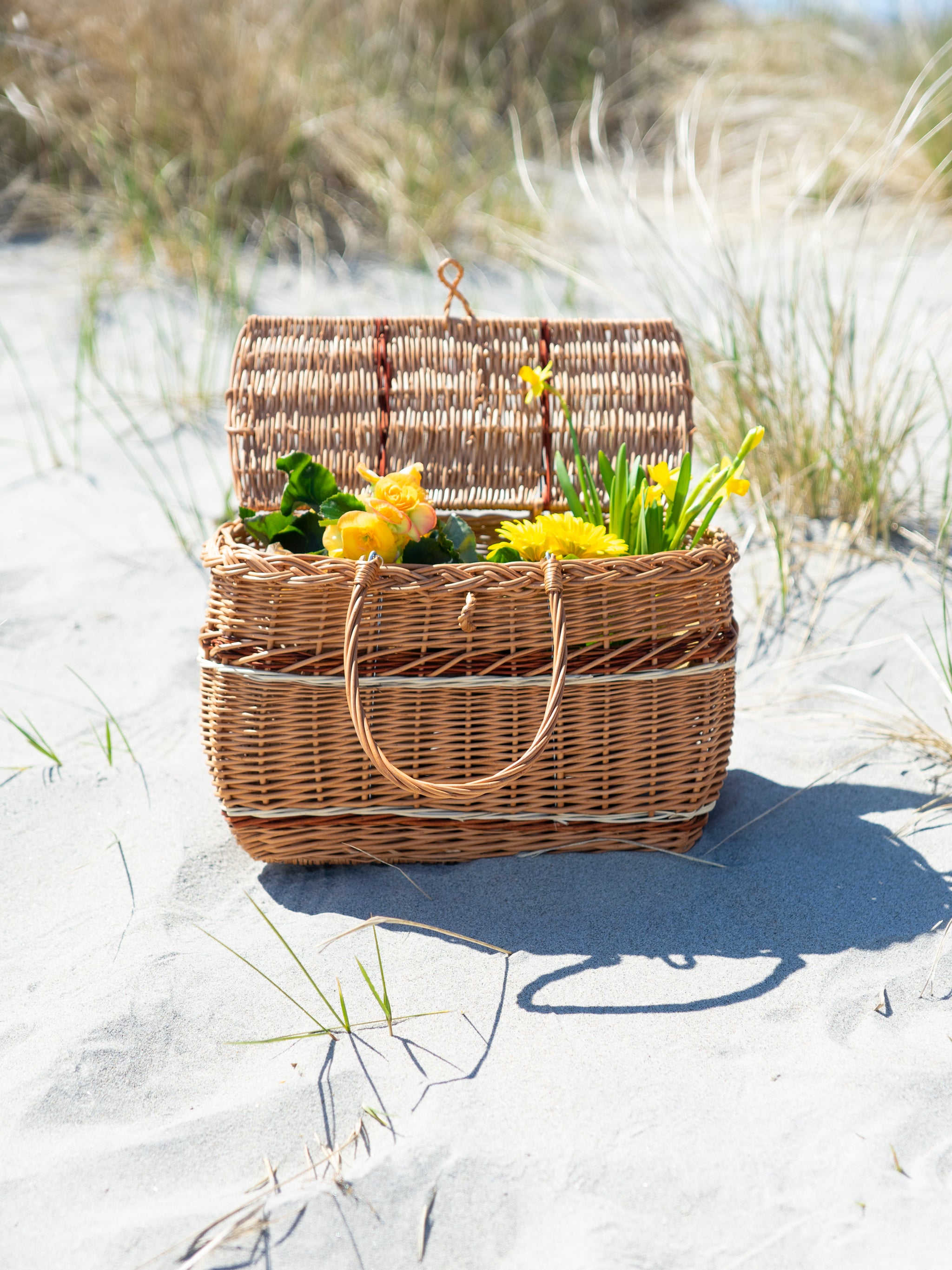 Hamptons Wicker Shopping Basket Baskets Buckets Weston Table