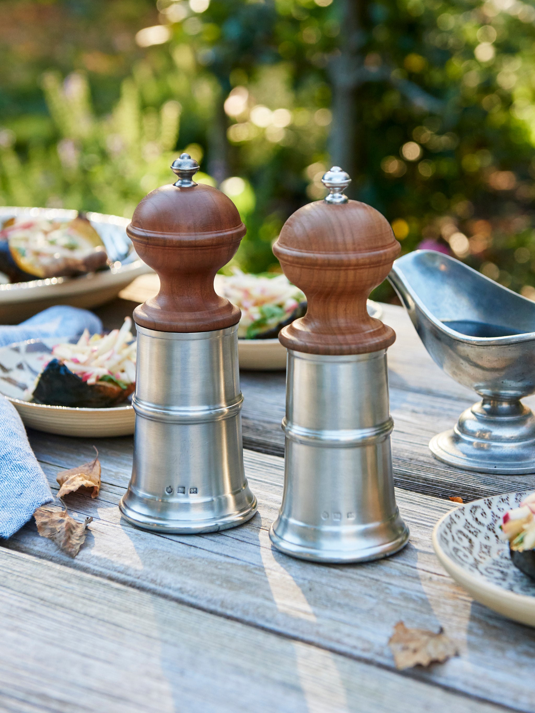 http://westontable.com/cdn/shop/products/MATCH-Pewter-Wood-and-Pewter-Salt-and-Pepper-Mill-Weston-Table.jpg?v=1665689411