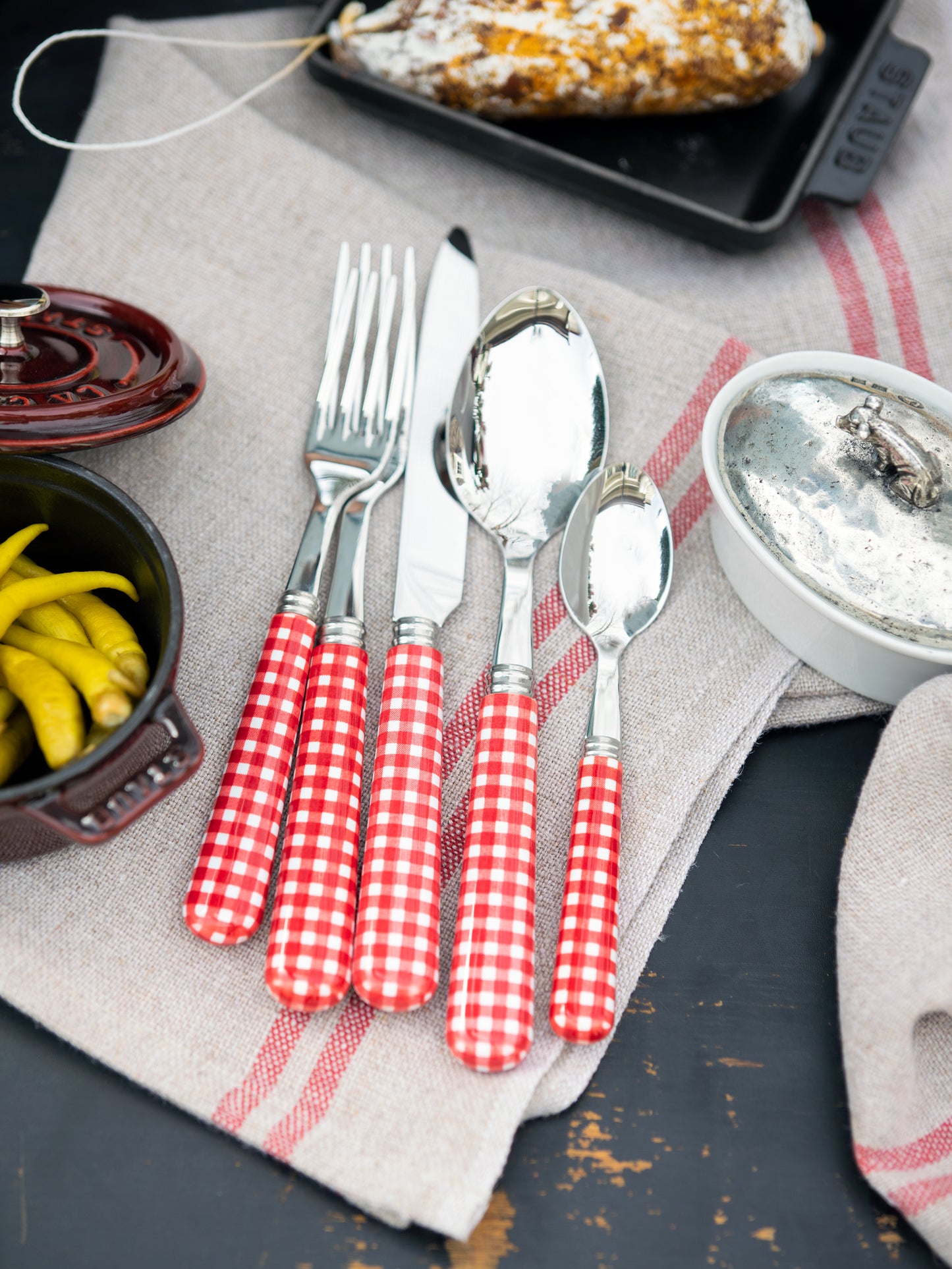 Sabre Paris Gingham Red 5 Piece Place Setting Weston Table