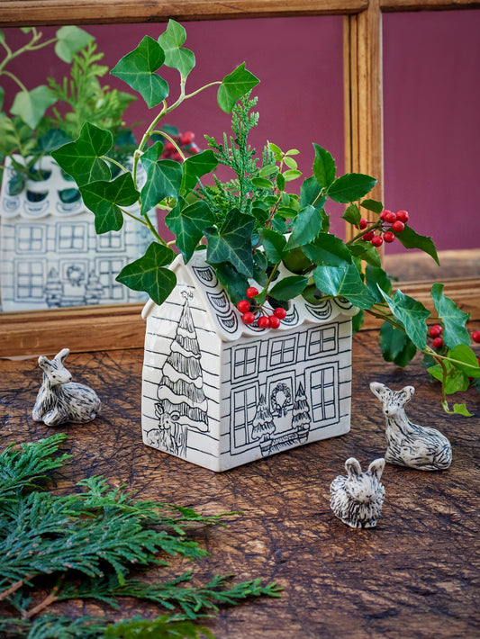 Hope and Mary Winter Flower House Weston Table