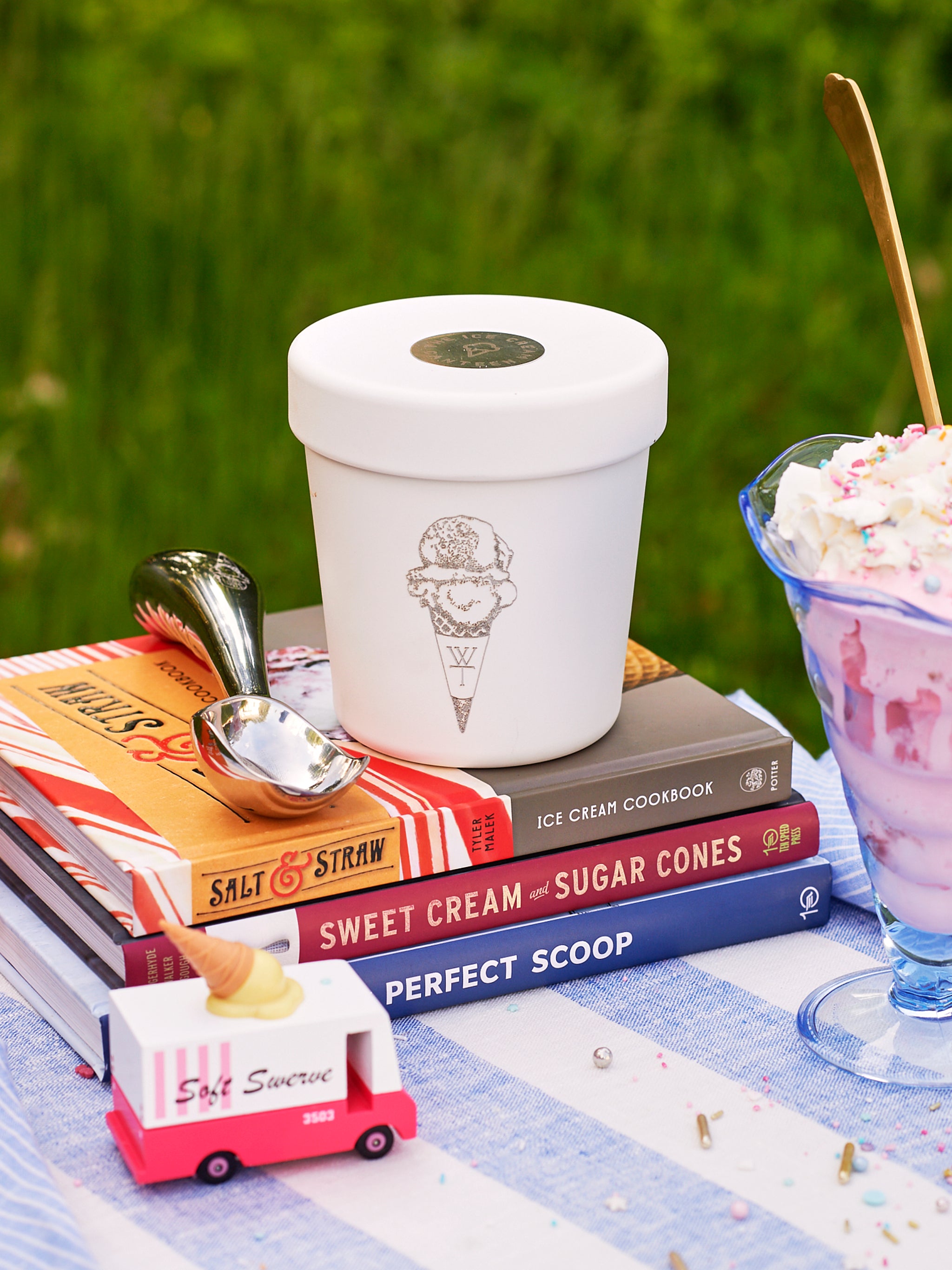 http://westontable.com/cdn/shop/products/WT-Ice-Cream-Canister-White-Weston-Table.jpg?v=1653681029