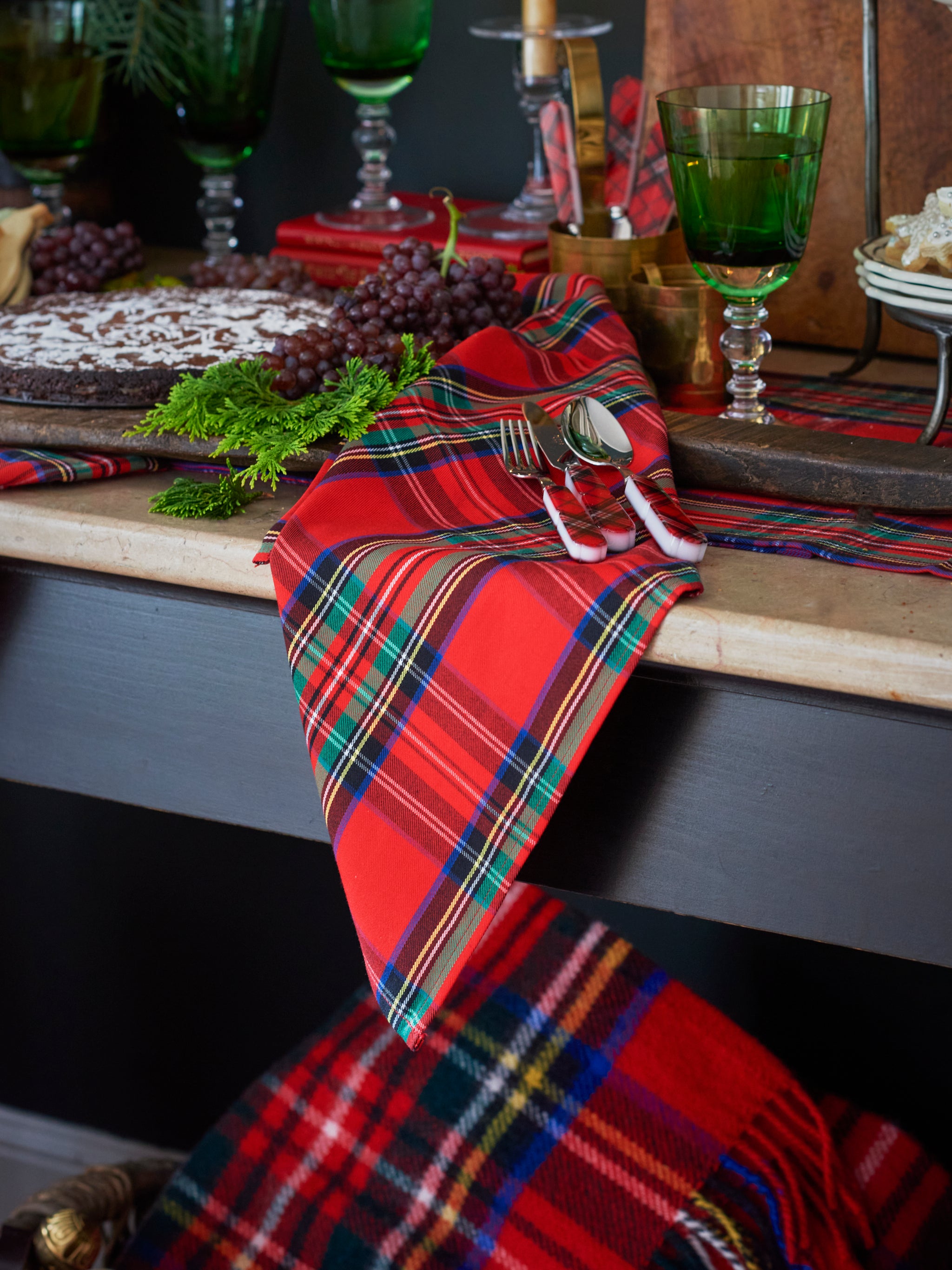 Chemin de table Royal Stewart tartan pour décoration de Noël