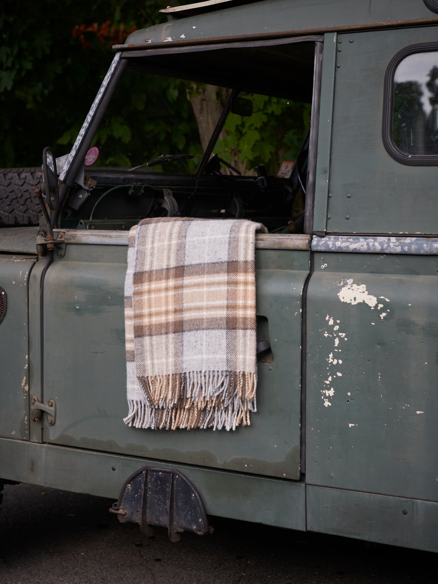 Weston Throw Weston Table