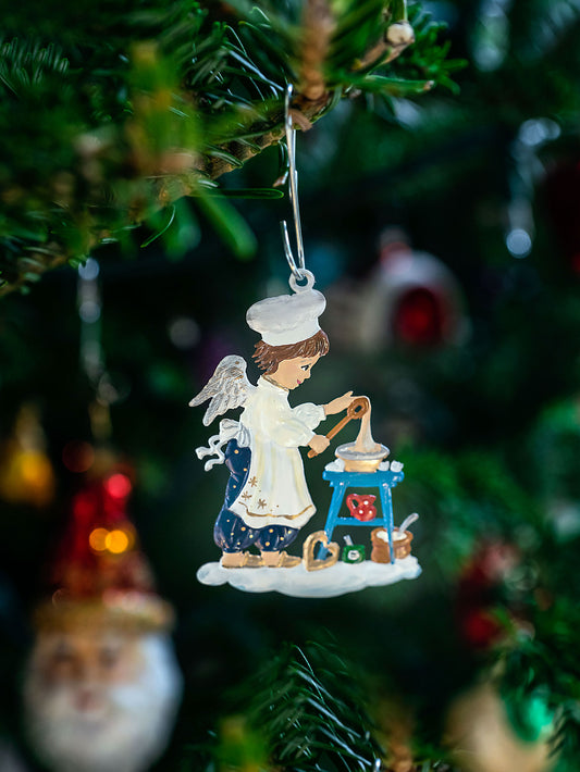 Wilhelm Schweizer Pewter Baking Angel Ornaments Weston Table