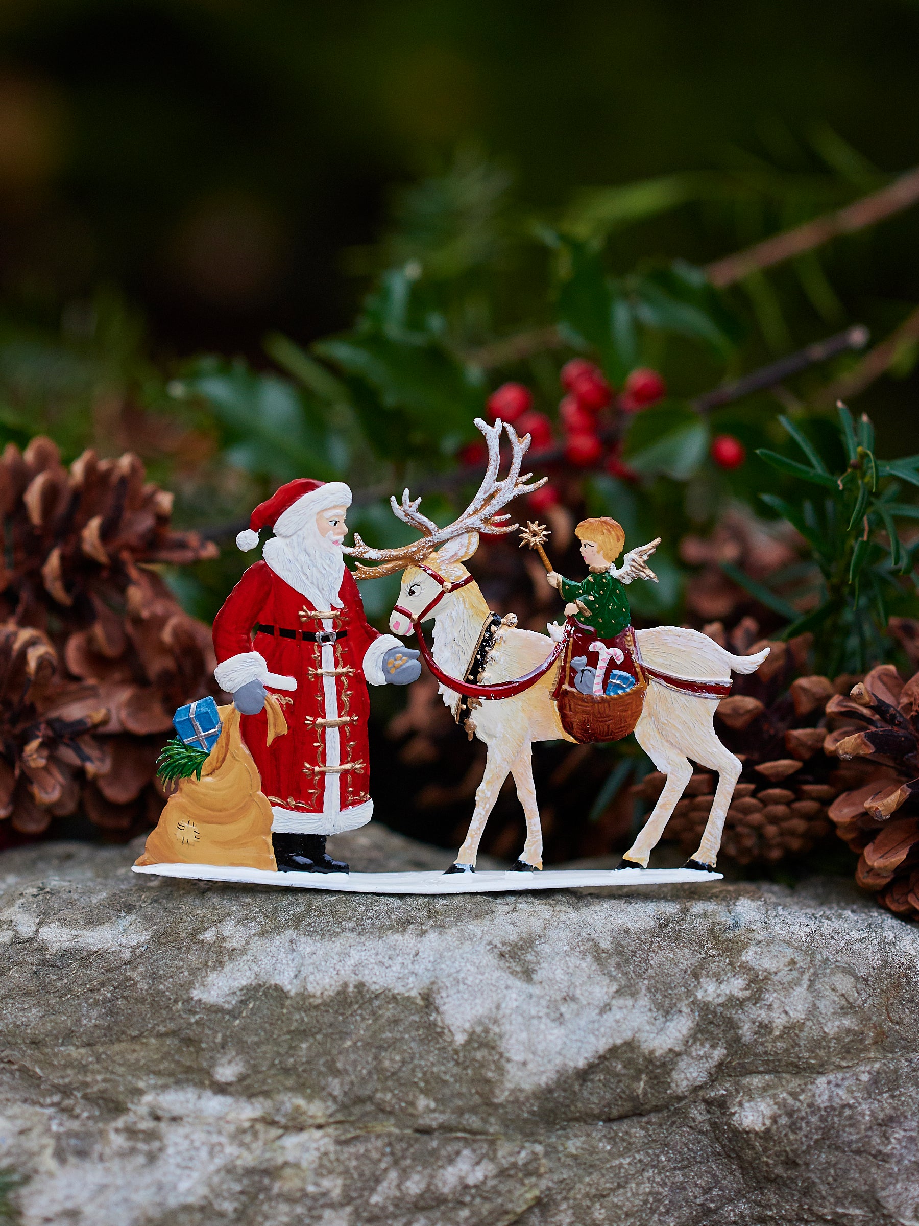 Wilhelm Schweizer Pewter Feeding Time with Santa | Christmas