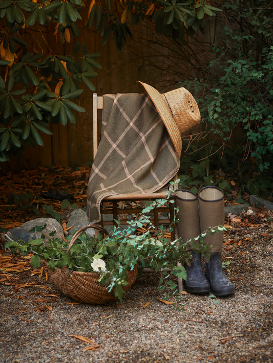 Alicia Adams Alpaca Graydon Moss and Light Taupe Throw Weston Table