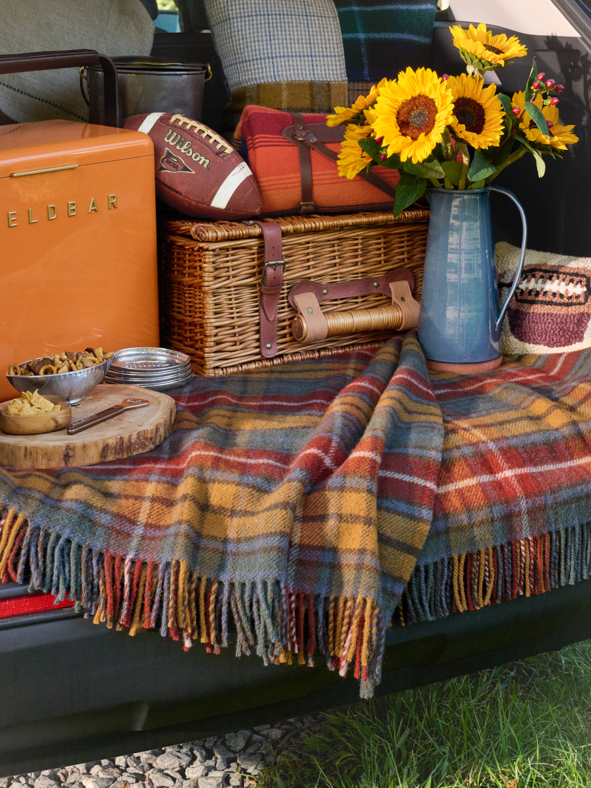 Antique Buchanan Throw Weston Table