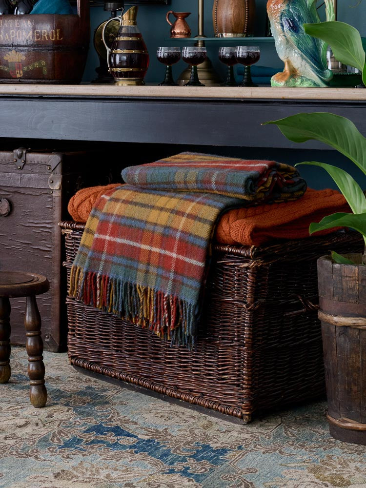 Antique Buchanan Throw Weston Table