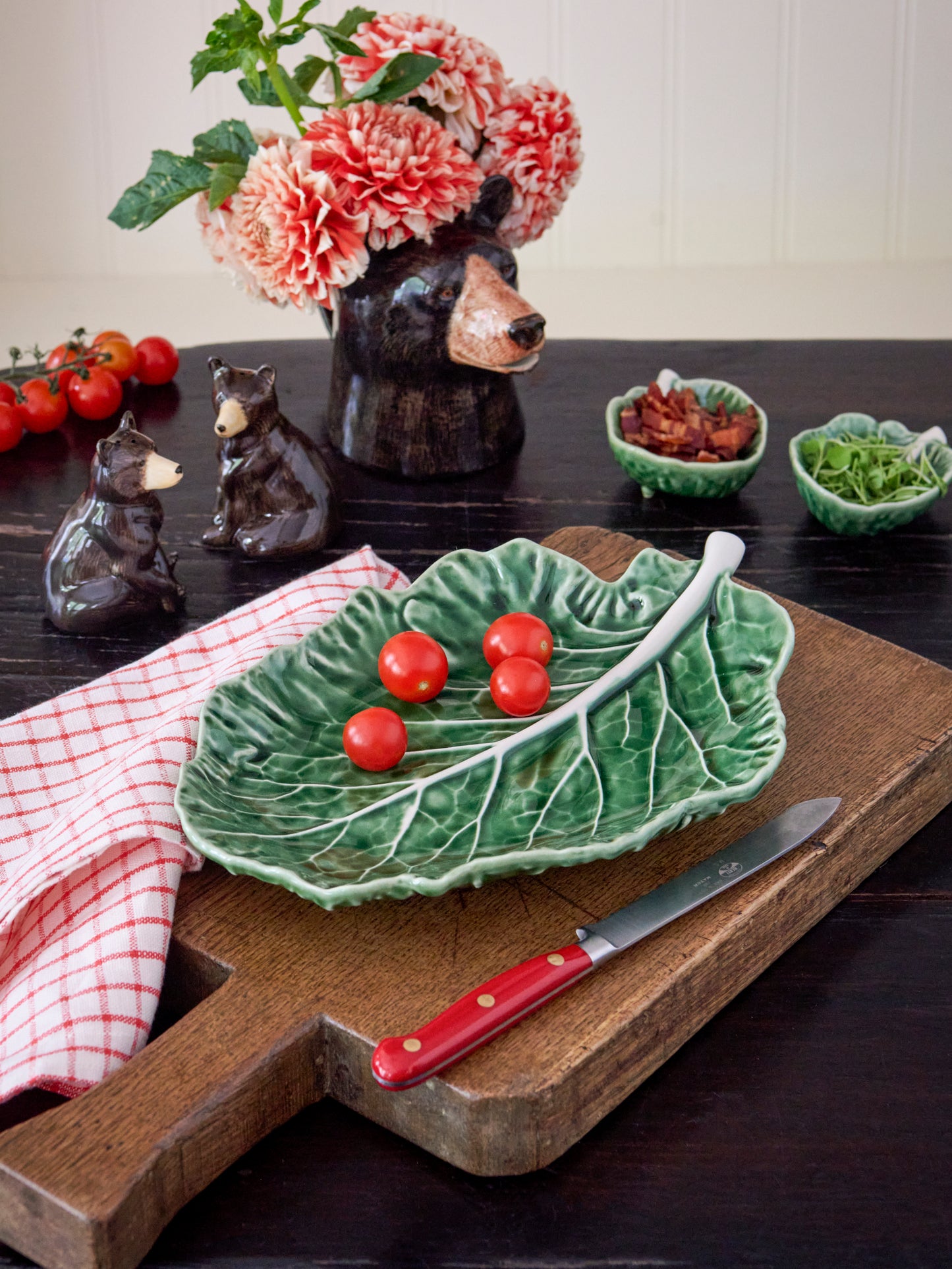 Bordallo Pinheiro 11" Cabbage Leaf Plate Weston Table