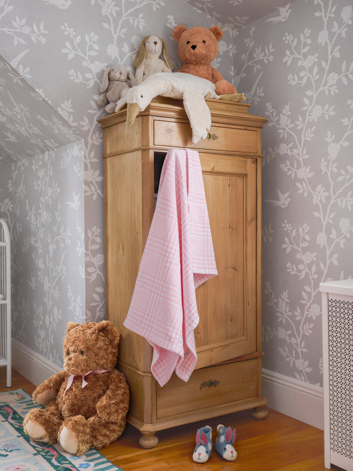 Brahms Mount Puffin Baby Blanket Pink Weston Table