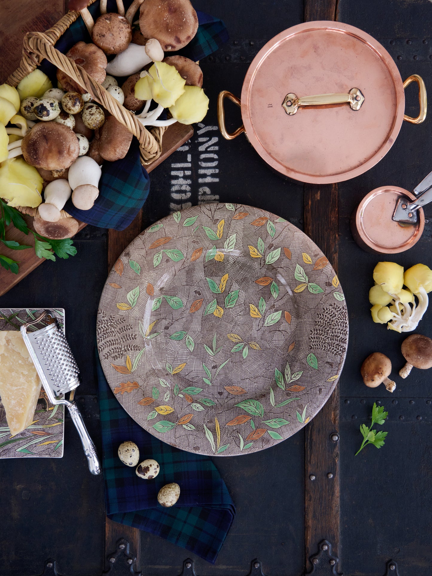 Gien Rambouillet Foliage Charger Weston Table