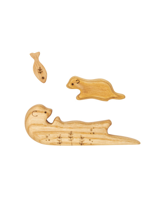 Heirloom Wood Sea Otter & Fish Set Weston Table