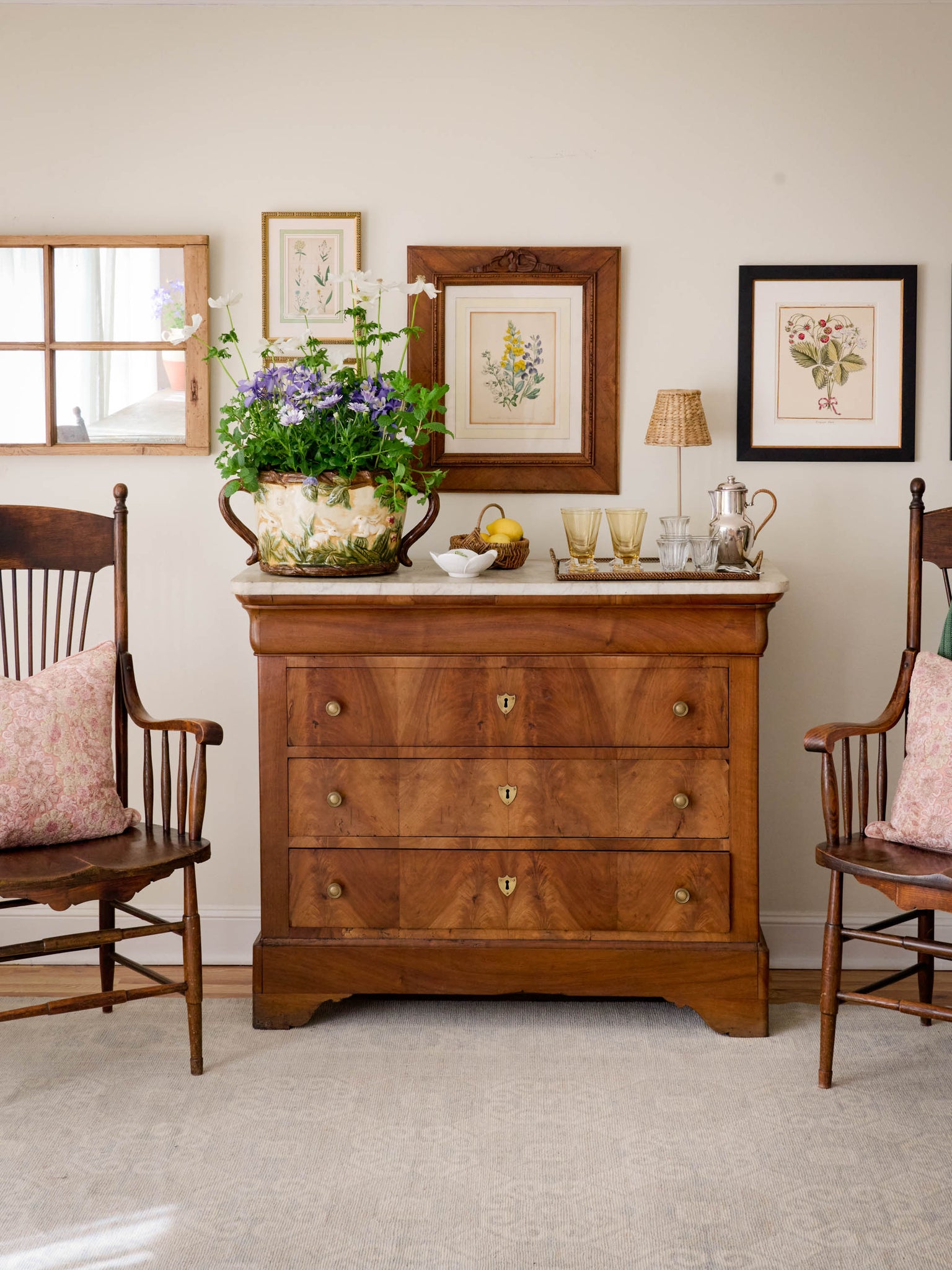 Landry & Arcari Ivory Rug Weston Table