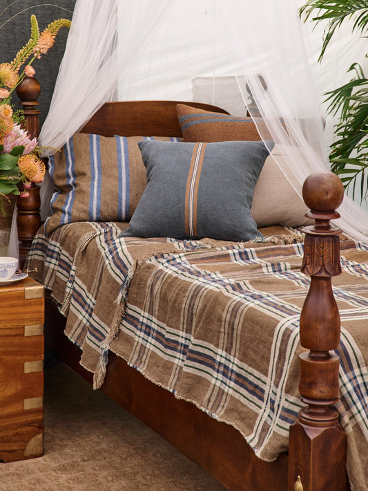 Libeco Atlas Pillow River Weston Table