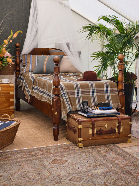Libeco Batsi Linen Throw Weston Table