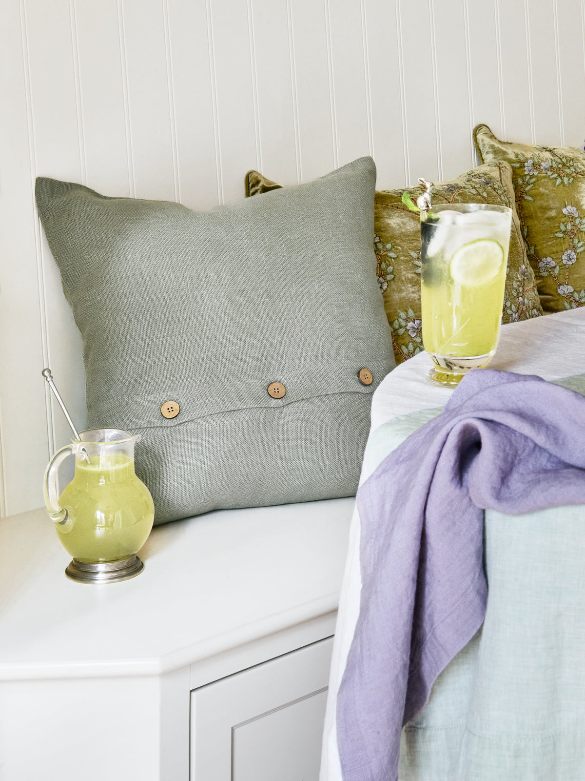 Libeco Vancouver Pillow Sage Linen Weston Table