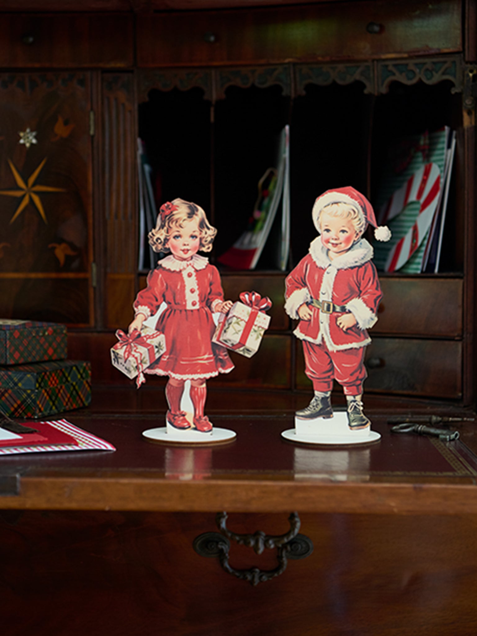 Nostalgic Santa Boy and Girl with Gifts Weston Table