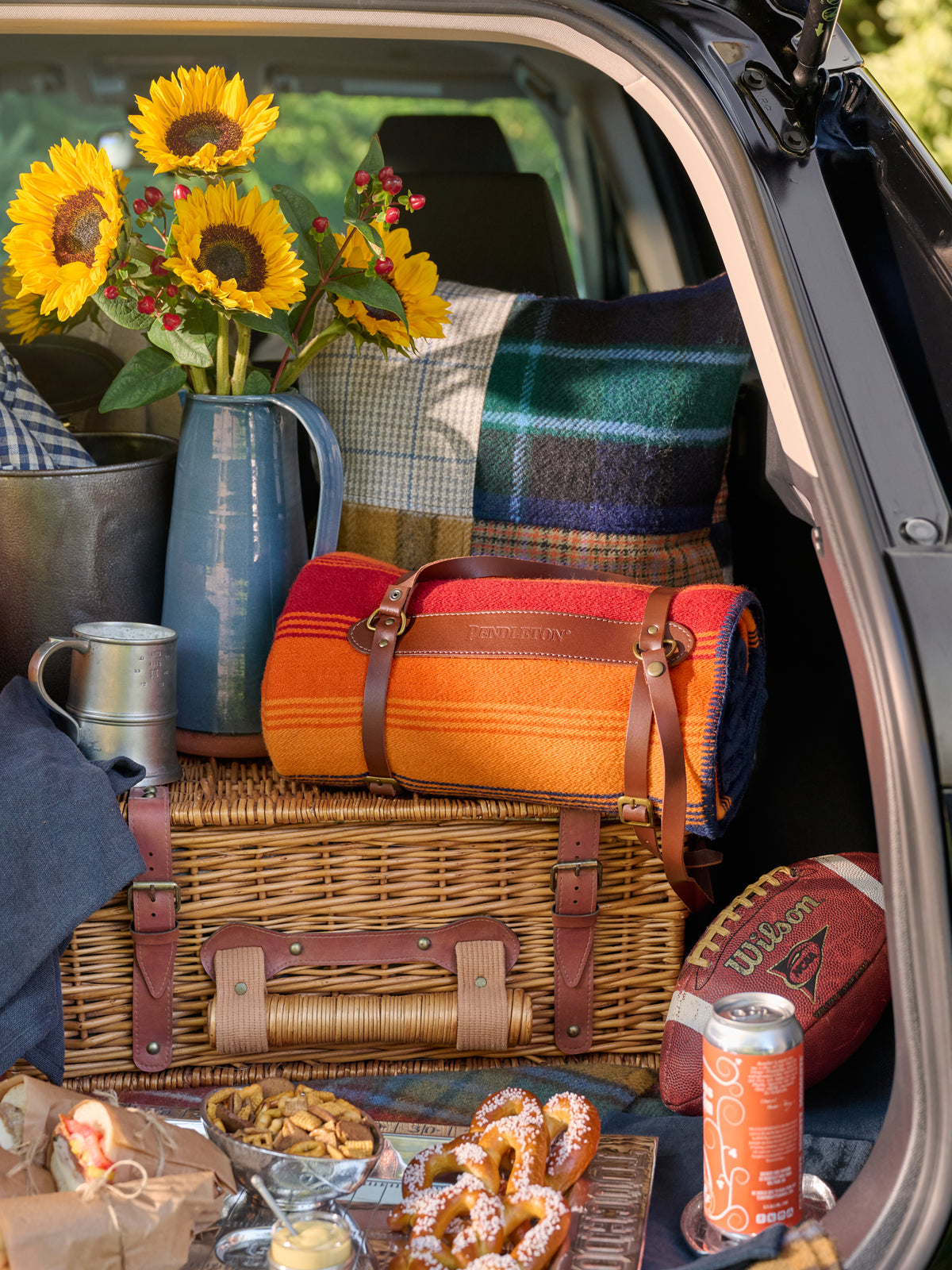 Pendleton Grand Canyon National Park Throw with Carrier Weston Table