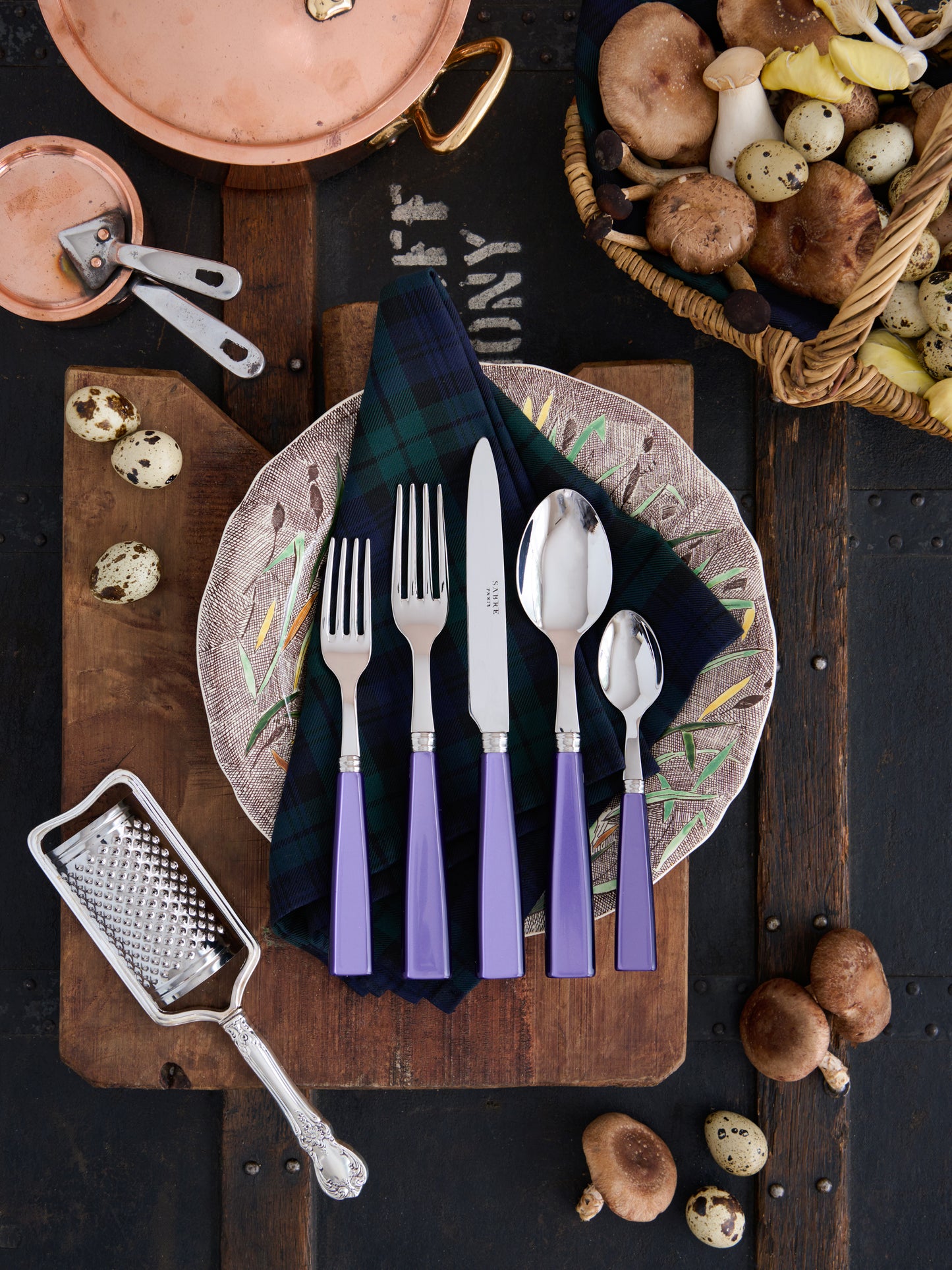 Sabre Paris Icone Royal 5 Piece Place Setting Weston Table