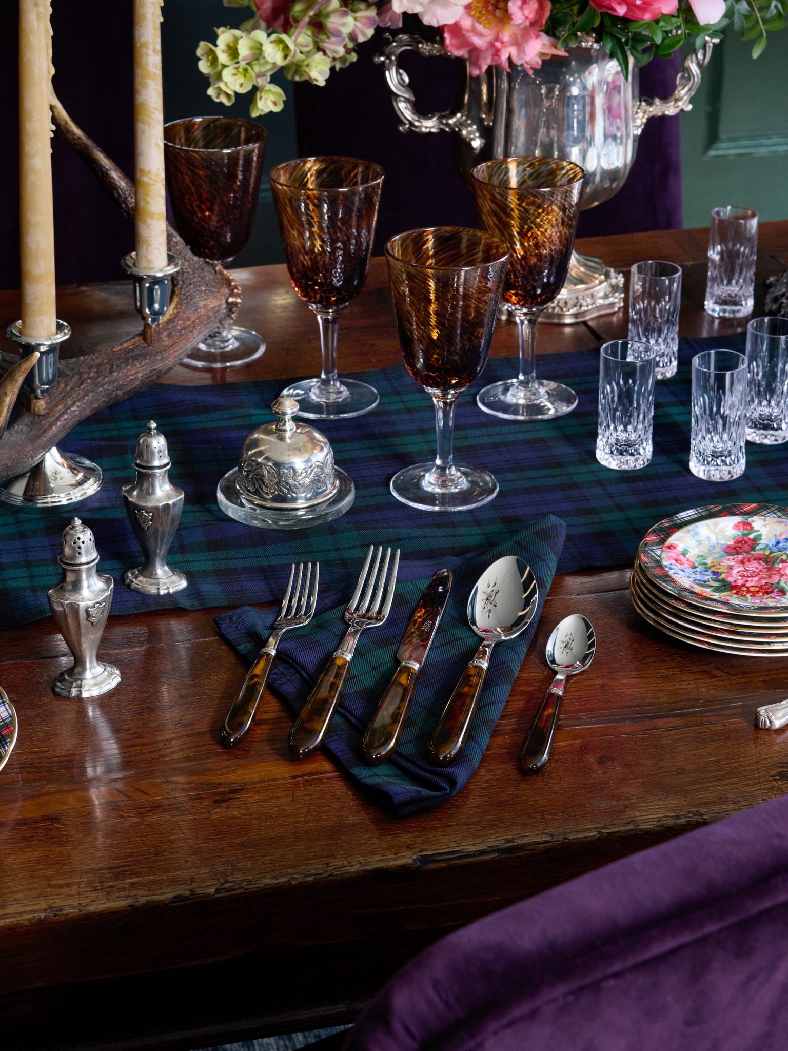 Sabre Paris Tortoise 5 Piece Place Setting Weston Table
