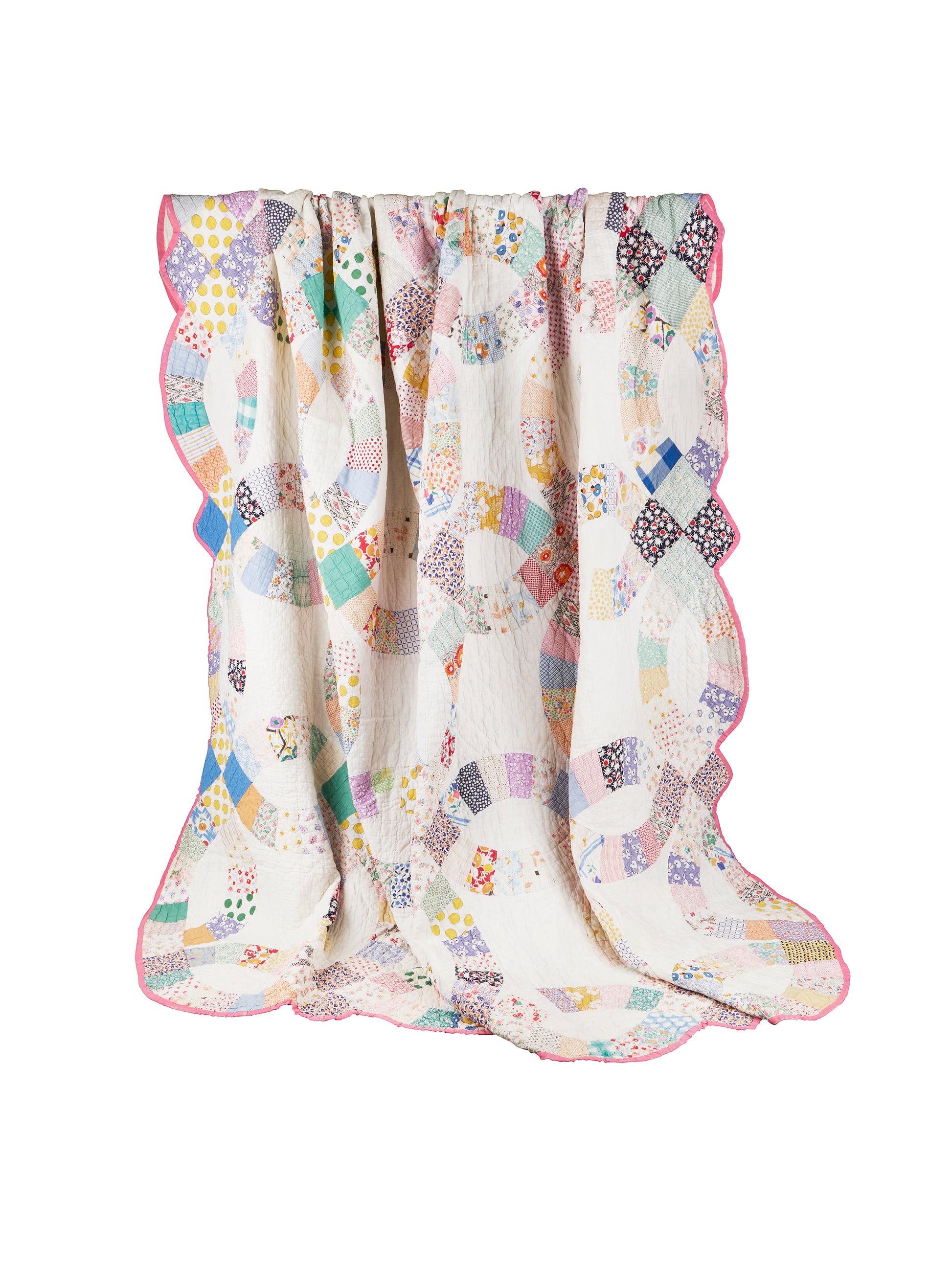 Vintage 1920s Pink Trimmed Double Wedding Ring Quilt Weston Table