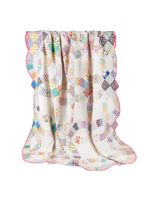 Vintage 1920s Pink Trimmed Double Wedding Ring Quilt Weston Table