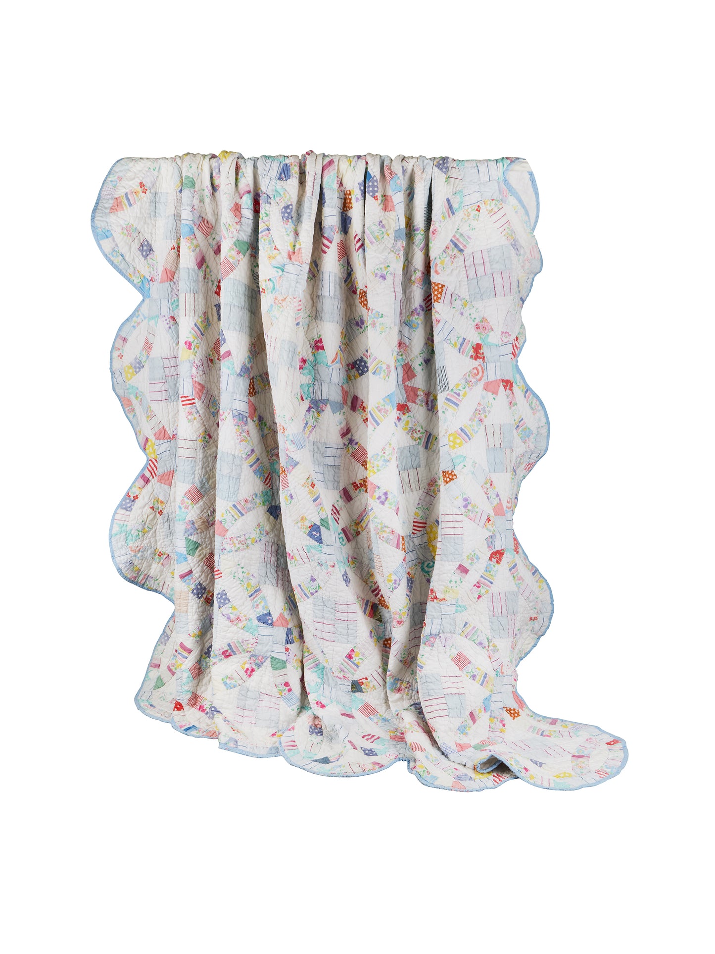 Vintage 1940s American Light Blue Trimmed Double Wedding Ring Quilt Weston Table