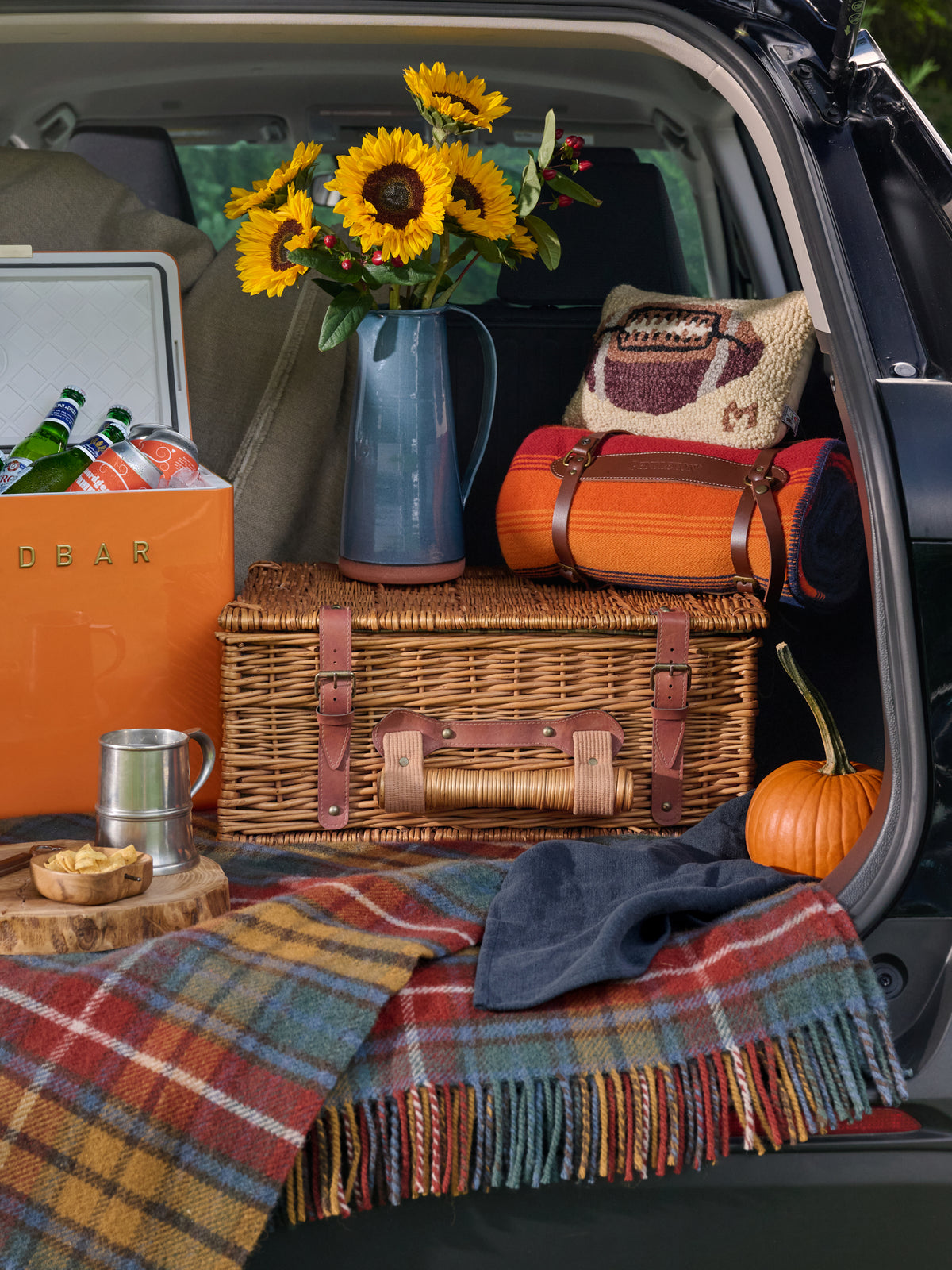 Vintage English Touring Basket Weston Table