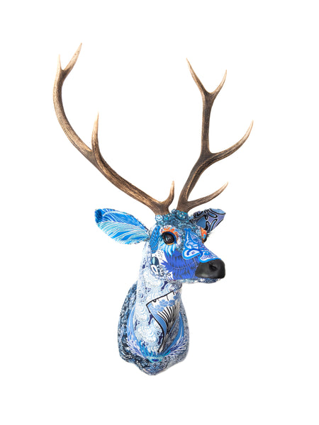 Carola van Dyke Liberty Deer with Antlers Sininen | Fine Art
