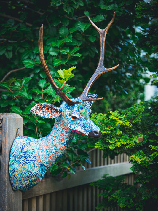 Carola van Dyke Liberty Deer with Antlers Sininen Weston Table