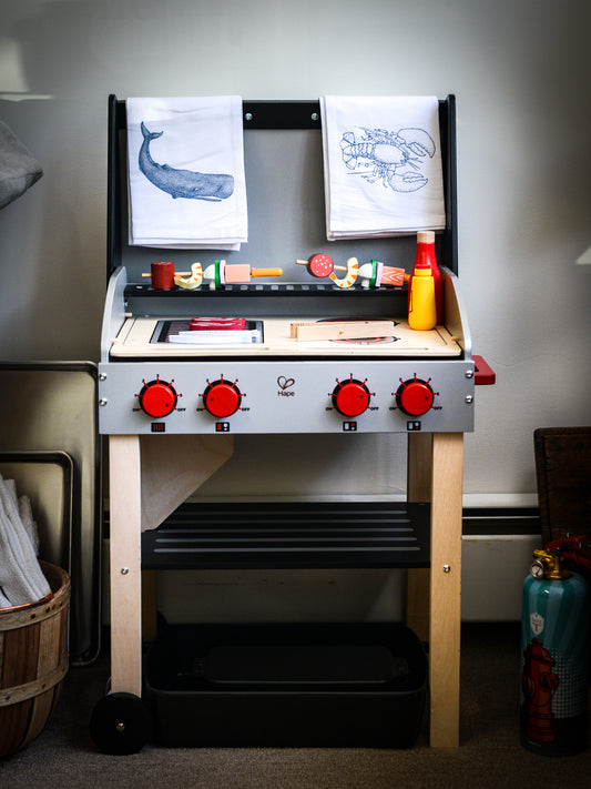Hape Gourmet Grill with Food Weston Table