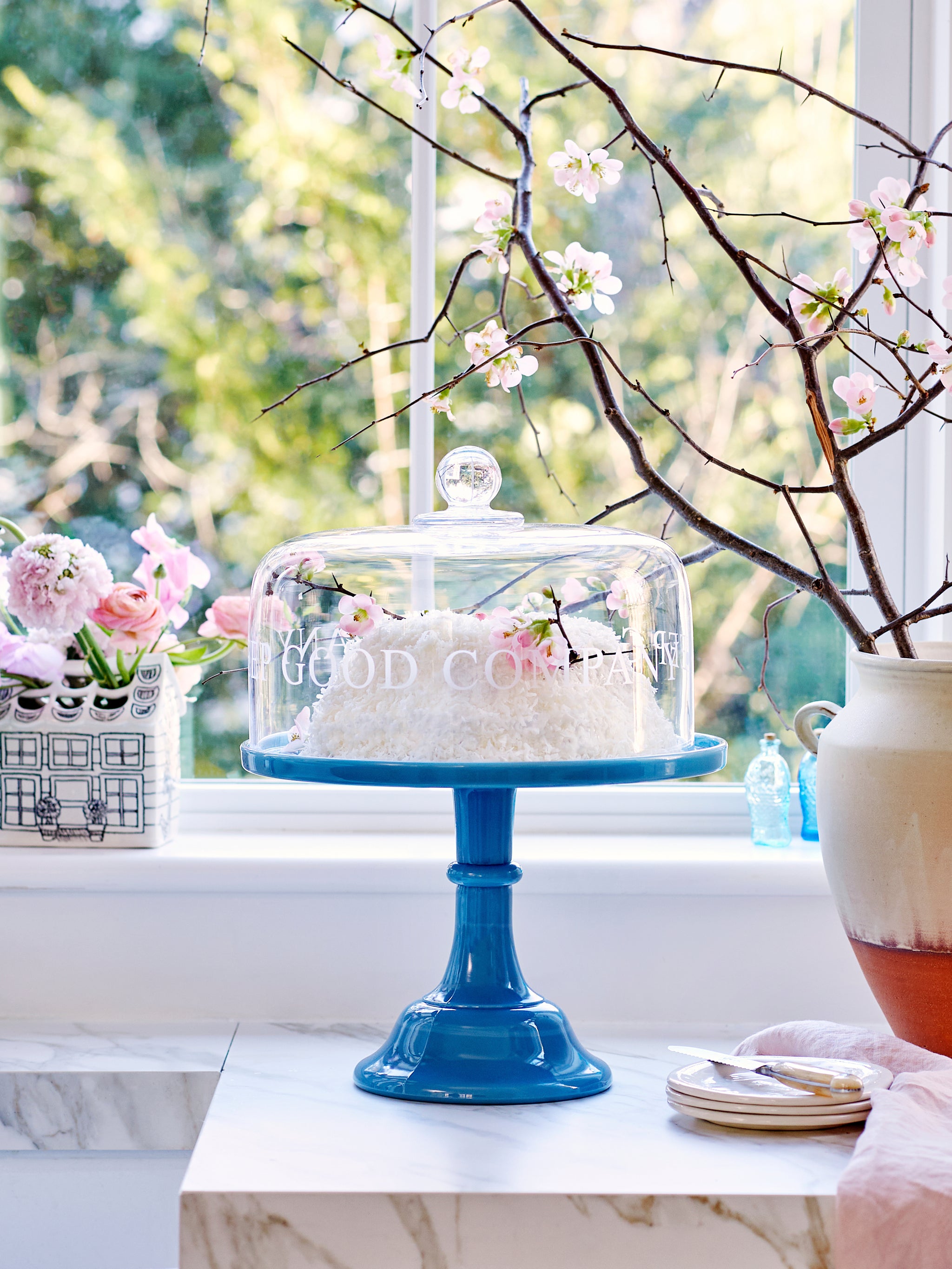 Wedding Cake Stands That'll Instantly Elevate Your Dessert