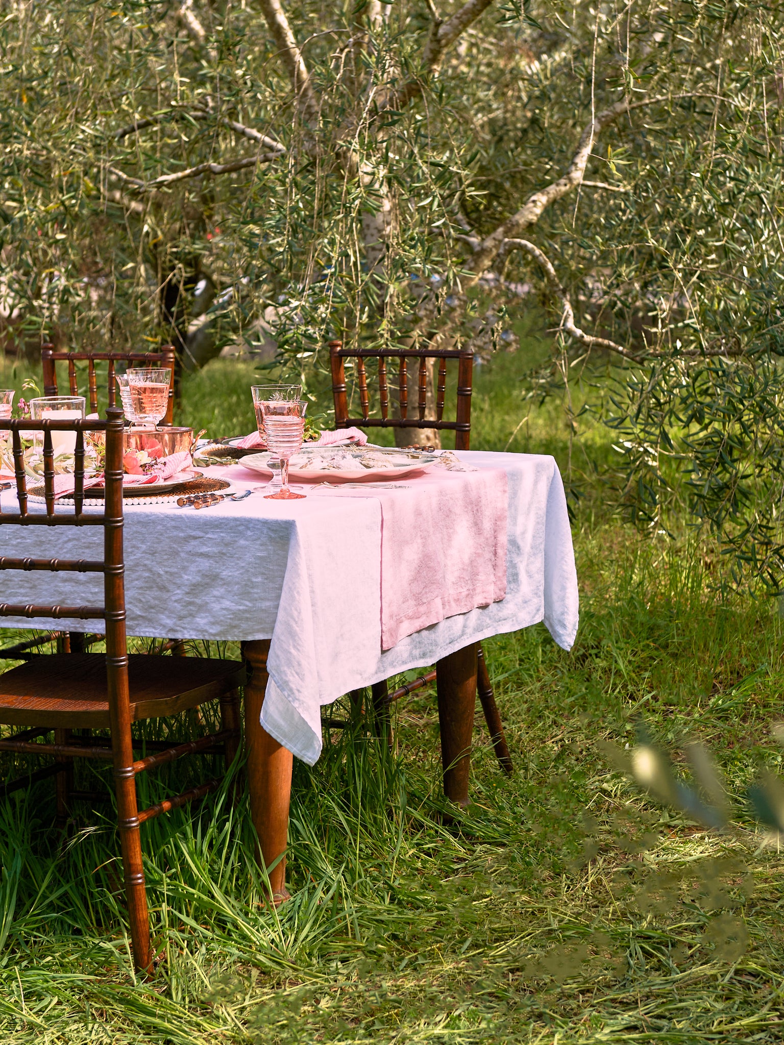 Terra White Linen Collection Weston Table